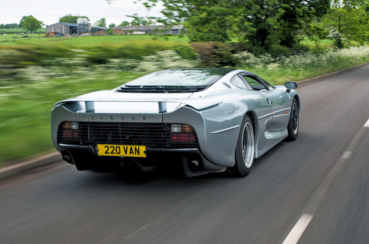 Jaguar XJ220 review