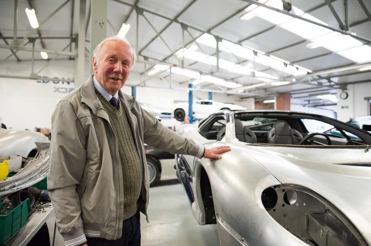 Jaguar XJ220 review
