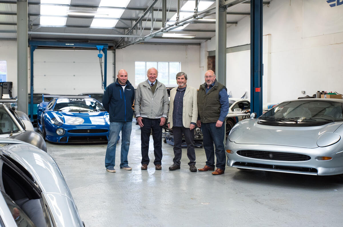 Jaguar XJ220 review