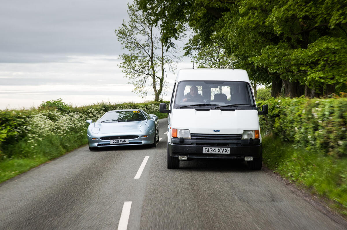 Jaguar XJ220 review