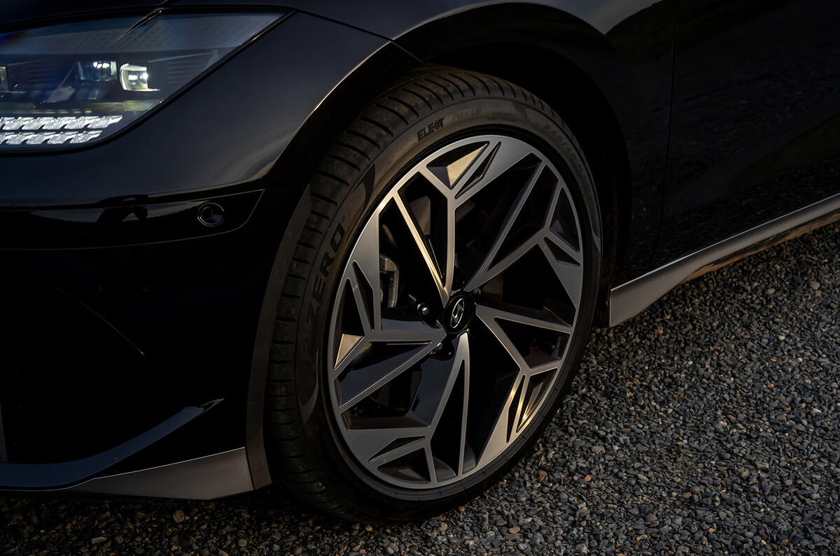 Front vents, wheel curtains and aero-optimised alloys start the journey of air over the Hyundai IONIQ 6 Front vents, wheel curtains and aero-optimised alloys start the journey of air over the Hyundai IONIQ 6