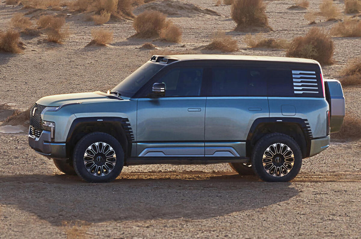 yangwang u8 off roading side yangwang u8 off roading side