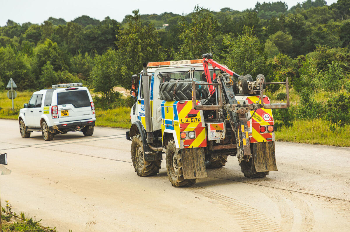 Recovery vehicle Recovery vehicle