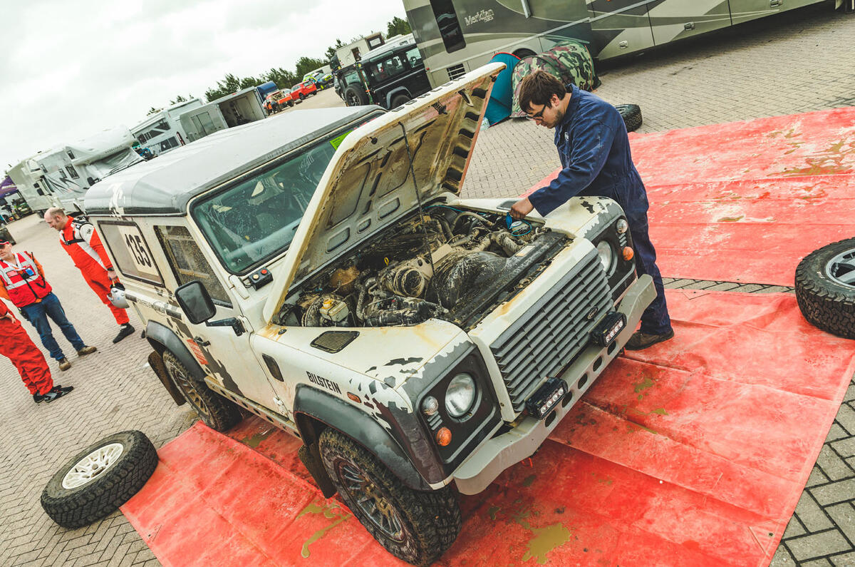 Defender Challenge opening hood Defender Challenge opening hood