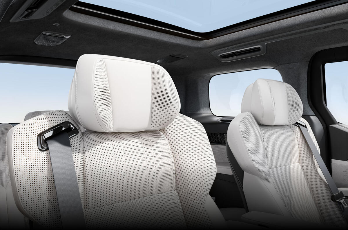 Zeekr 009 rear seats 2 Zeekr 009 rear seats 2