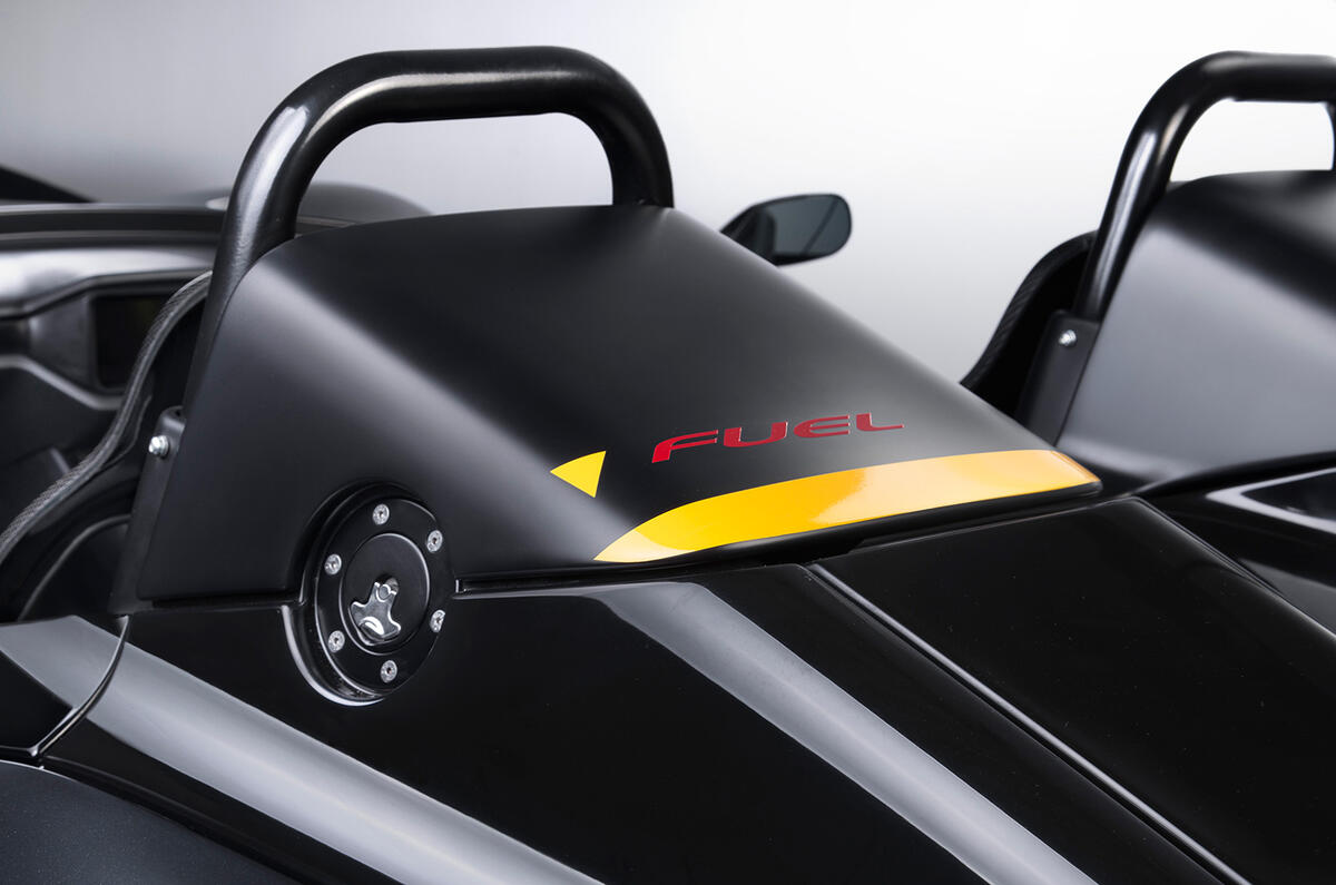 Zenos E10 R rear buttress