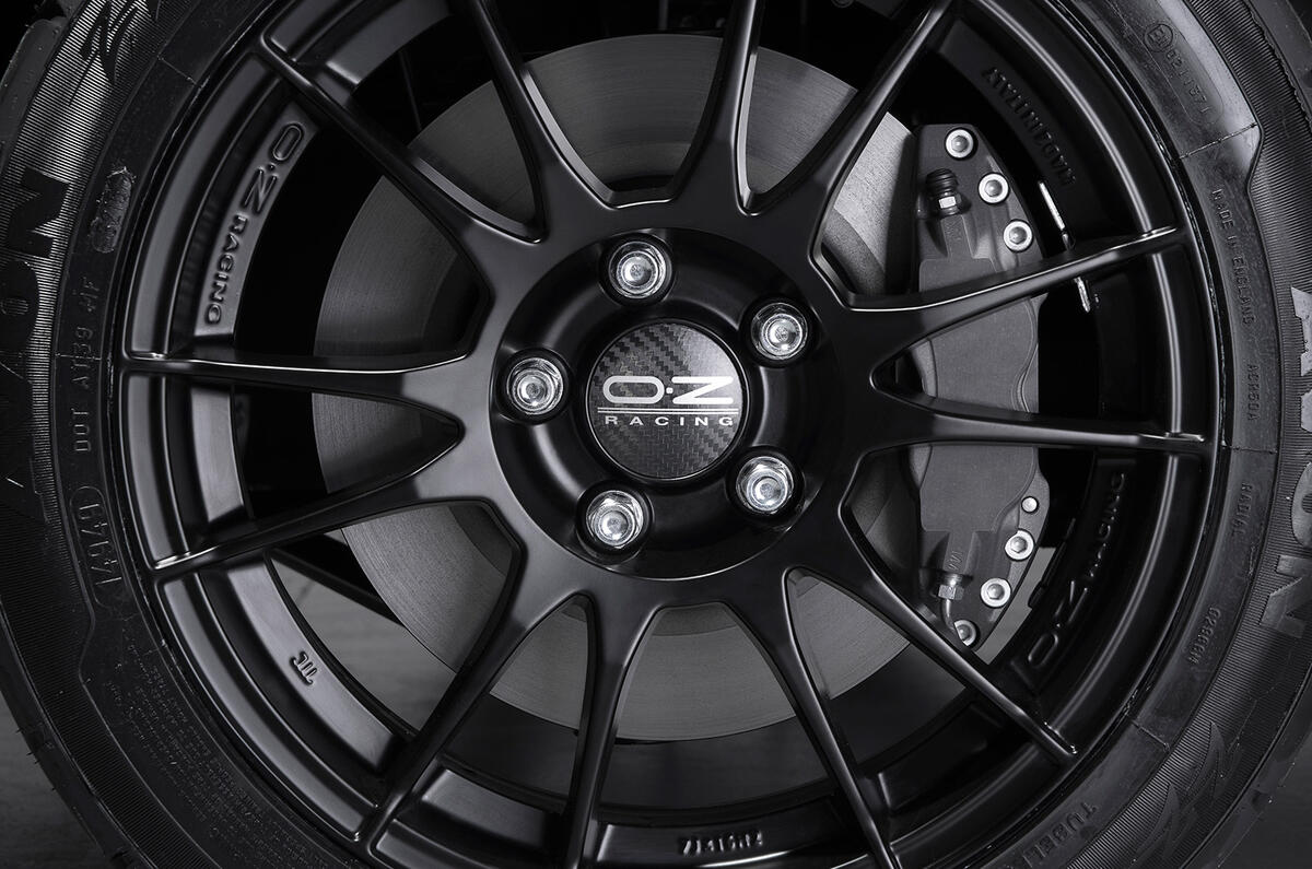Zenos E10 R wheel