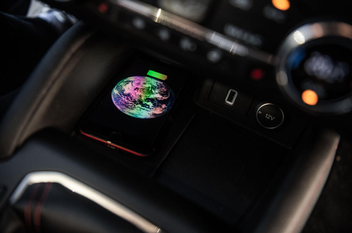 Ford Focus 2019 long-term review - Smartphone charging