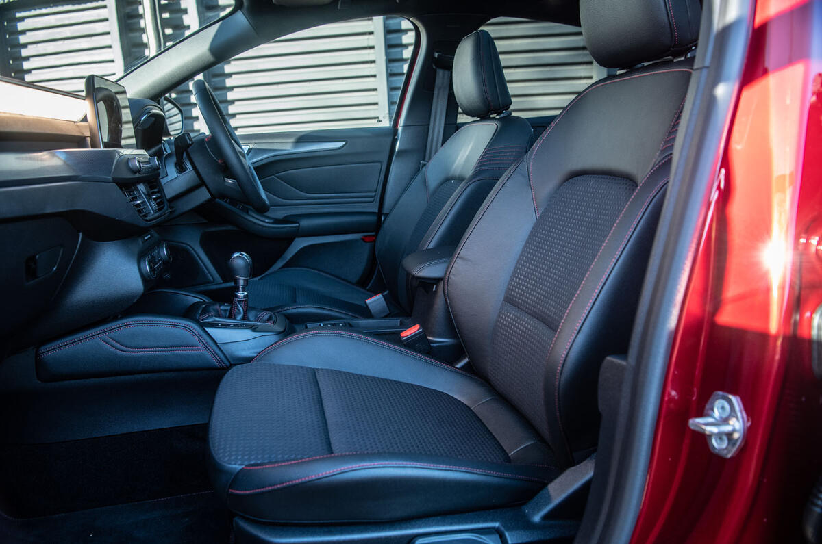 Ford Focus 2019 long-term review - front seats