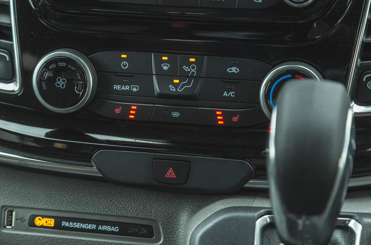 10 Ford Tourneo 2021 LT climate controls 10 Ford Tourneo 2021 LT climate controls