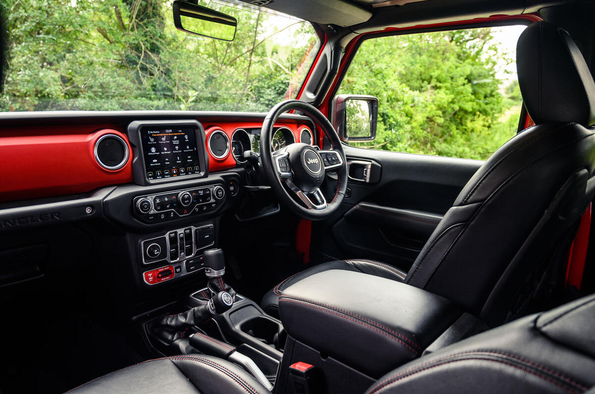 Jeep Wrangler Rubicon 2020 long-term review - cabin
