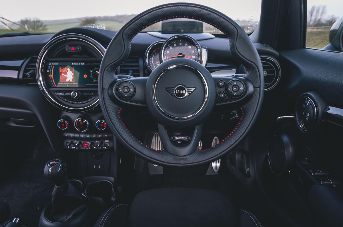 Mini 5-door Cooper S 2019 long-term review - dashboard