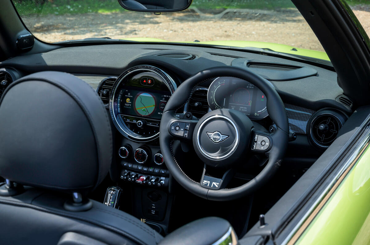 10 Mini Convertible 2021 long term cabin 10 Mini Convertible 2021 long term cabin