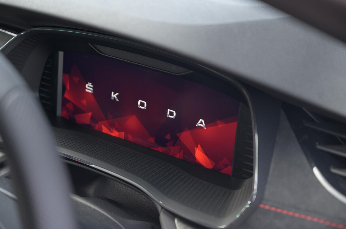 10 Skoda Octavia vRS estate 2021 LT instruments 10 Skoda Octavia vRS estate 2021 LT instruments
