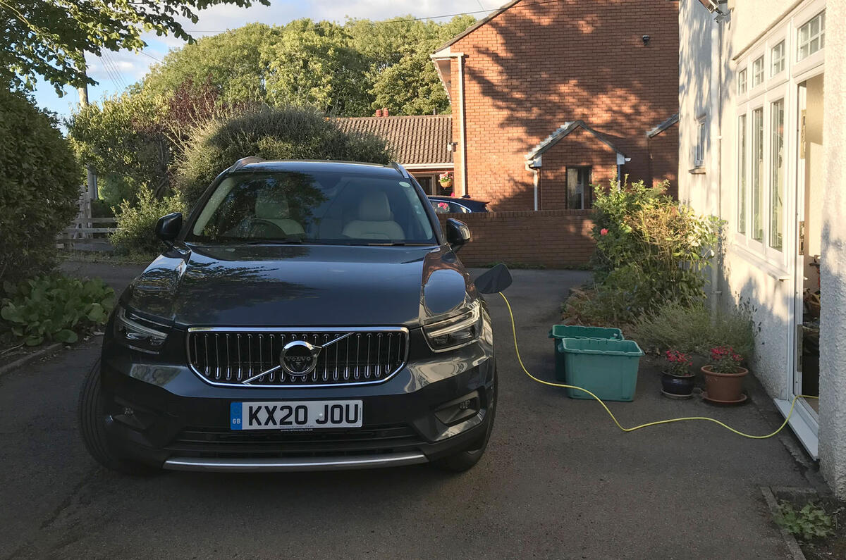 qVolvo XC40 Recharge T5 2020 long-term review - home charging front Volvo XC40 Recharge T5 2020 long-term review - home charging front