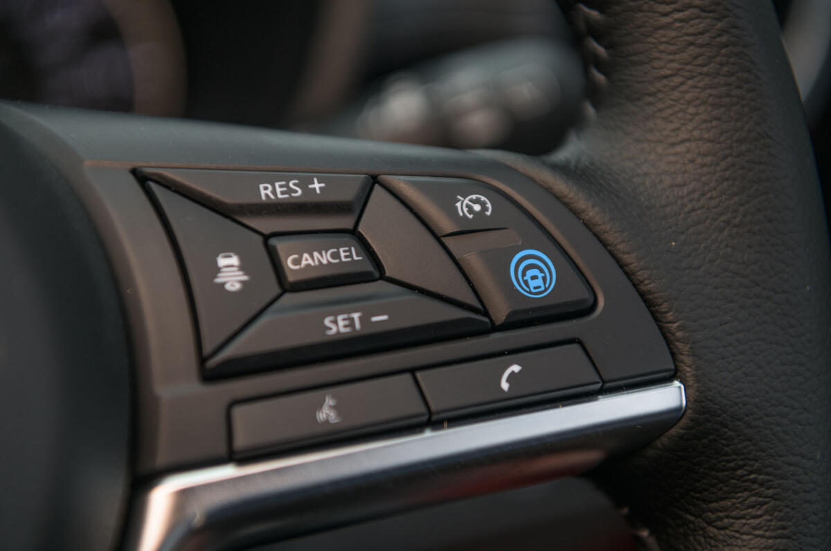 Nissan Juke 2020 long-term review - steering wheel controls Nissan Juke 2020 long-term review - steering wheel controls