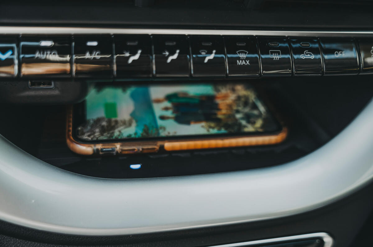 12 Fiat 500 EV 2022 long term review wireless phone charging 12 Fiat 500 EV 2022 long term review wireless phone charging