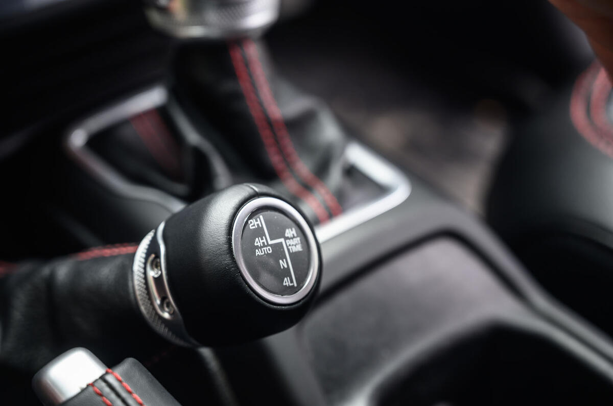 Jeep Wrangler Rubicon 2020 long-term review - gearstick