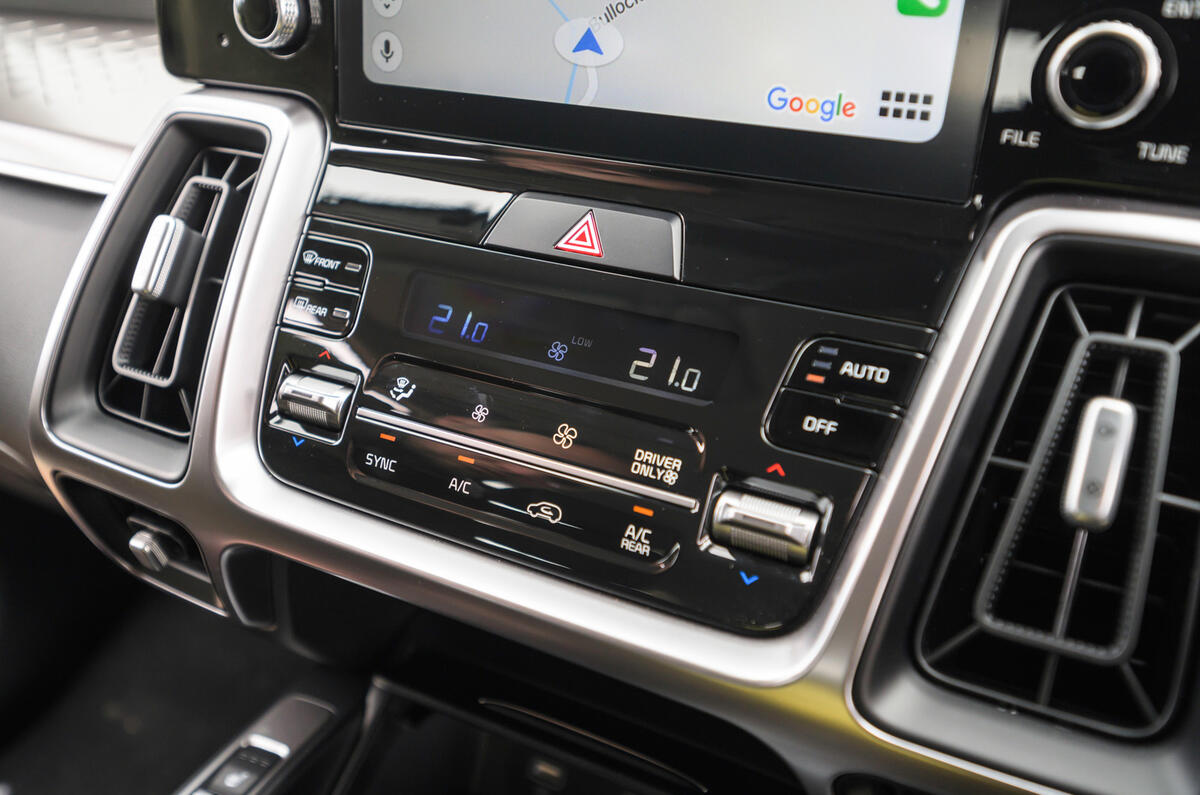 13 Kia Sorento PHEV 2021 long term climate controls 13 Kia Sorento PHEV 2021 long term climate controls
