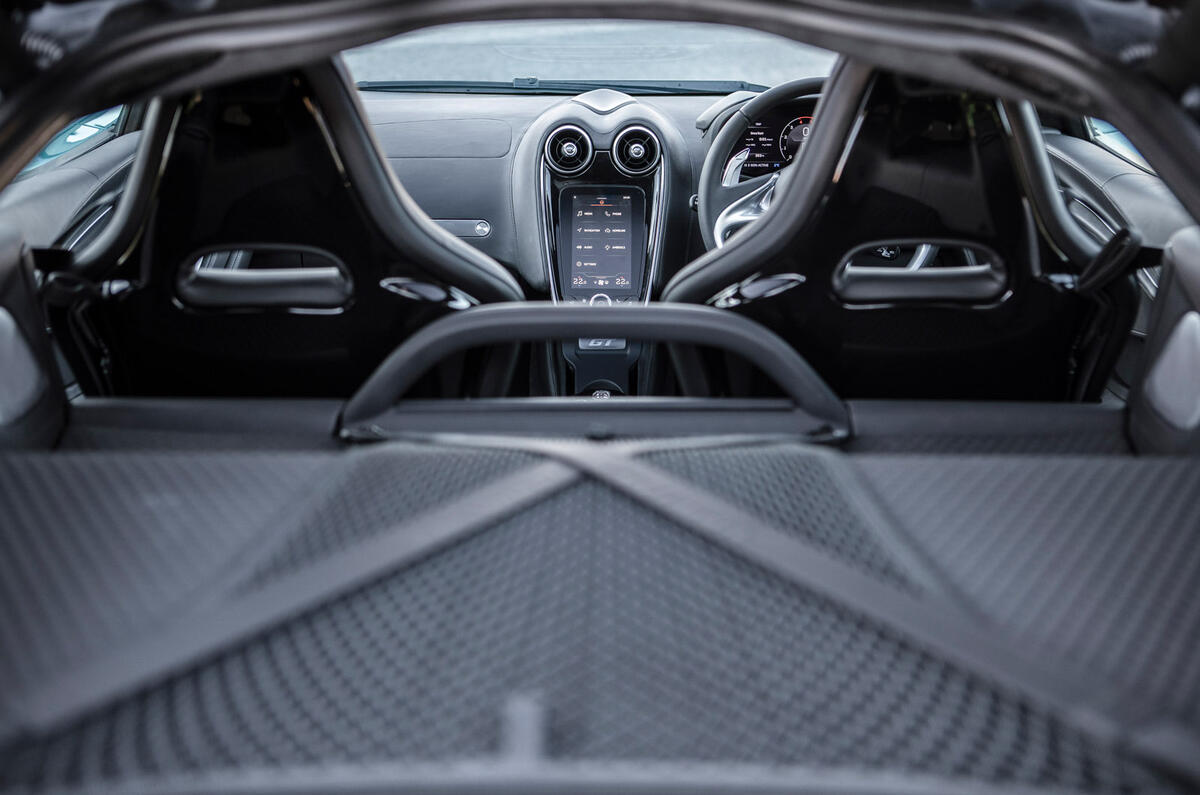 13 McLaren GT 2022 long term review dashboard 13 McLaren GT 2022 long term review dashboard