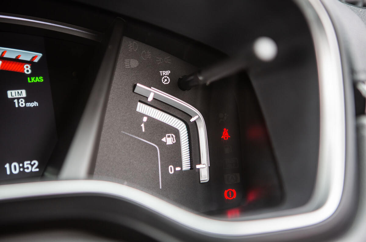 Honda CR-V hybrid 2019 long-term review - fuel gauge