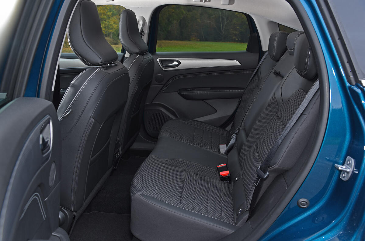 14 Renault Arkana 2022 long term review rear seats 14 Renault Arkana 2022 long term review rear seats