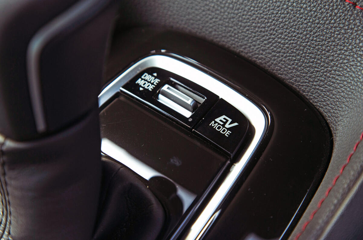 Toyota Corolla 2019 long-term review - drive mode switch