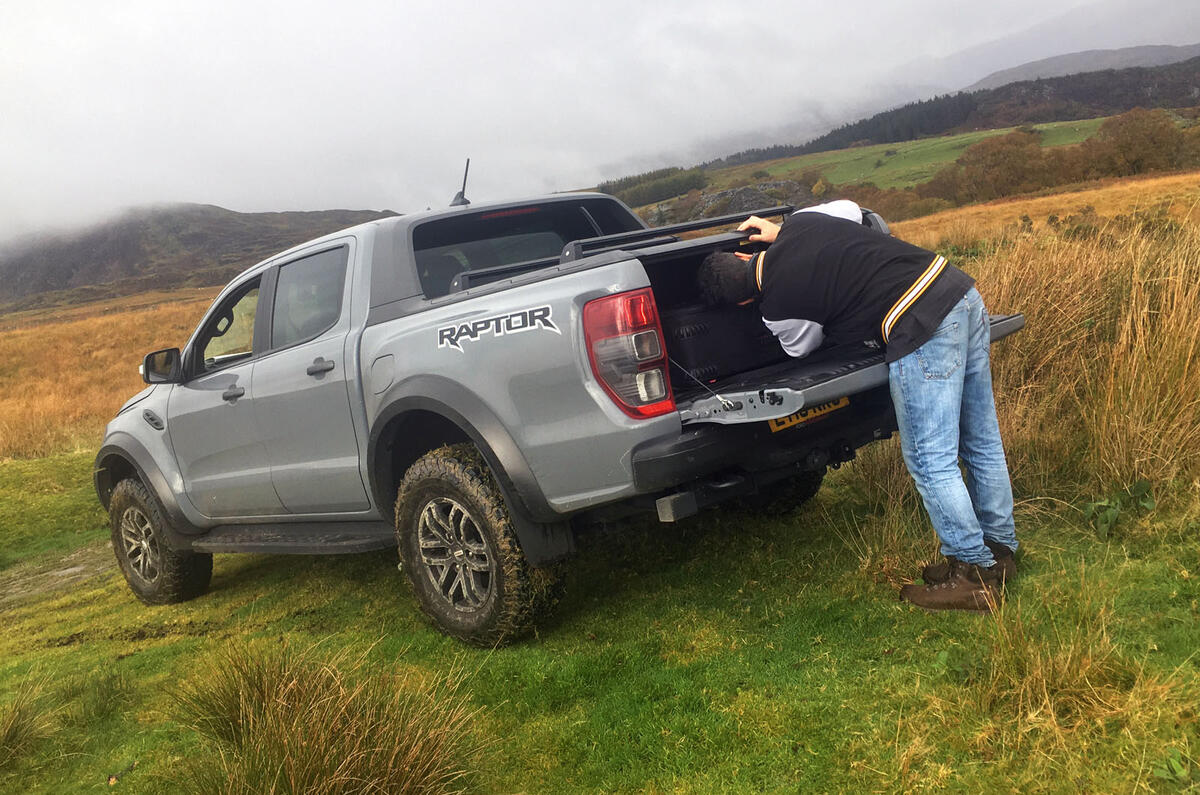 Ford Ranger Raptor 2019 long term review - tailgate opening