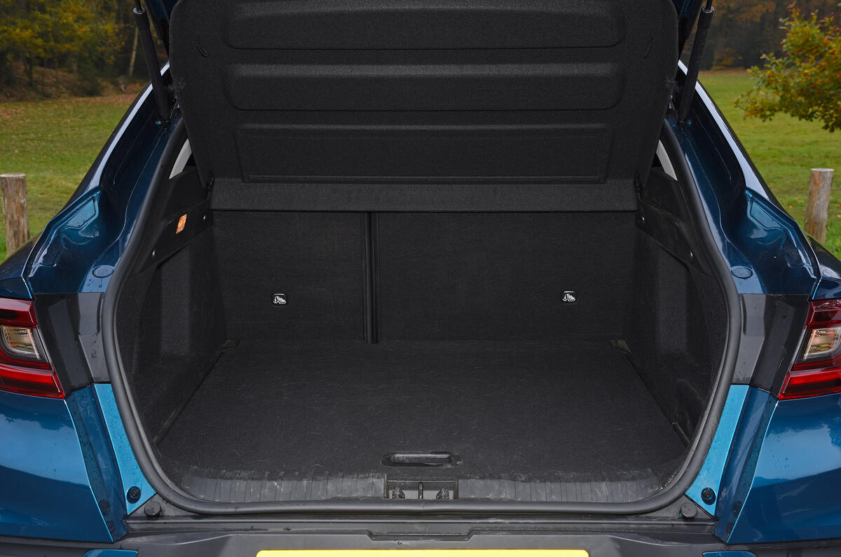 15 Renault Arkana 2022 long term review boot 15 Renault Arkana 2022 long term review boot
