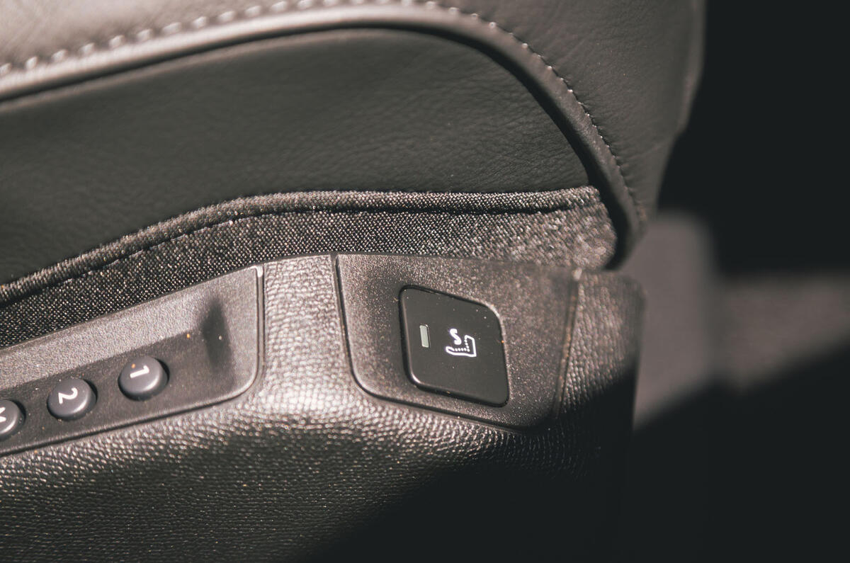 DS 7 Crossback 2019 long-term review - seat heaters
