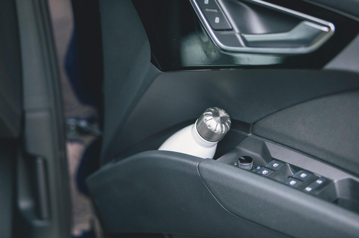 17 Audi Q4 E tron 2021 long term review drinks holder 17 Audi Q4 E tron 2021 long term review drinks holder