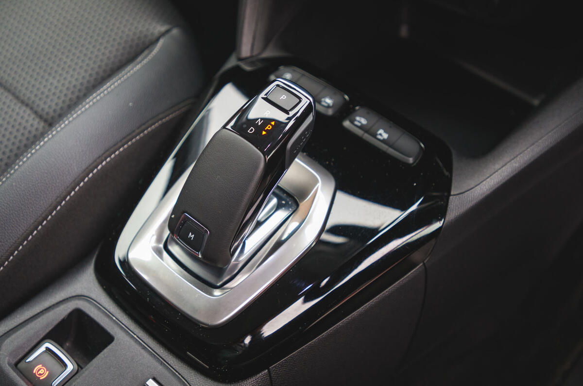 Vauxhall Corsa 2020 long-term review - gearstick