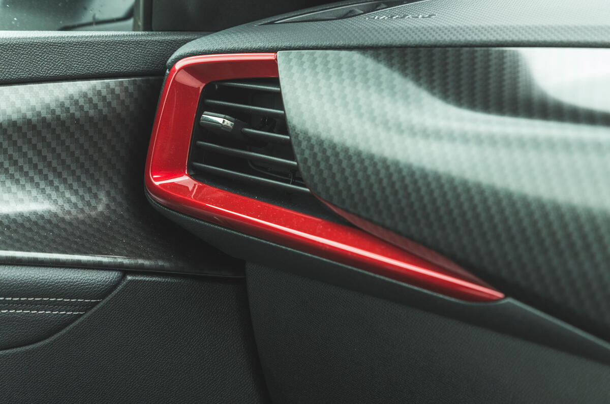 18 Vauxhall Mokka 2021 long term interior trim 18 Vauxhall Mokka 2021 long term interior trim