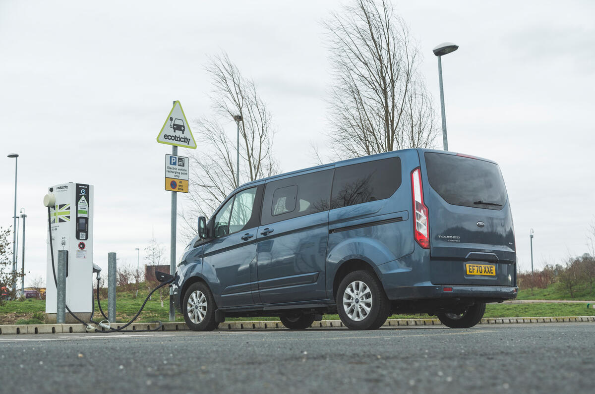 19 Ford Tourneo 2021 LT ecotricity 19 Ford Tourneo 2021 LT ecotricity