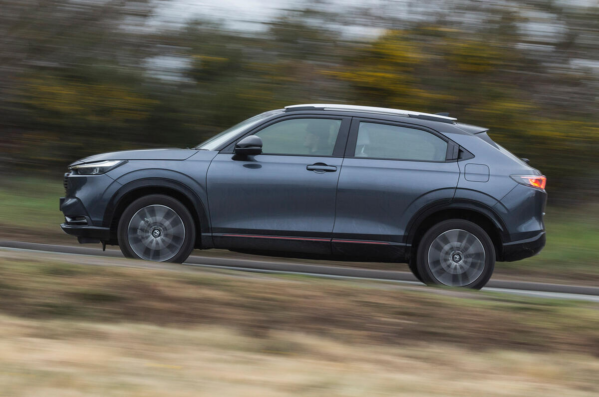 2 Honda HR V 2022 LT review side pan