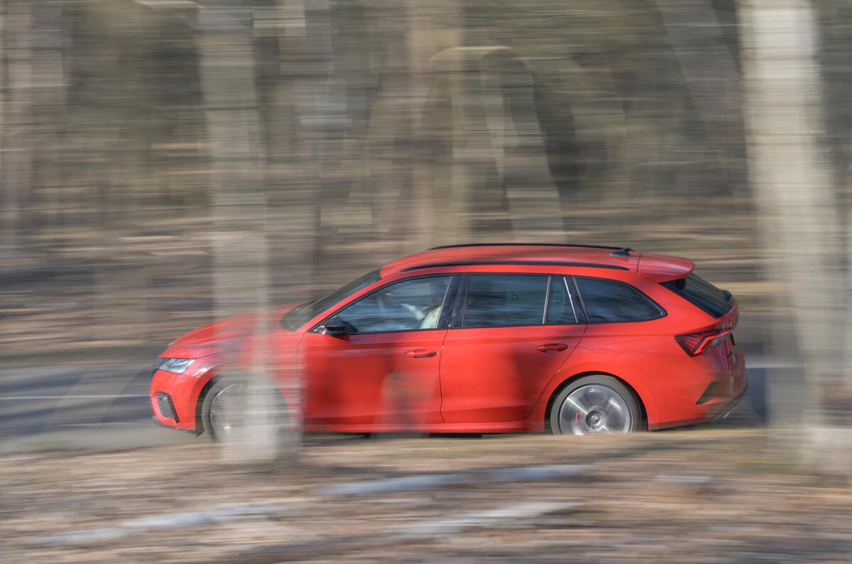 2 Skoda Octavia vRS estate 2021 LT tracking side 2 Skoda Octavia vRS estate 2021 LT tracking side