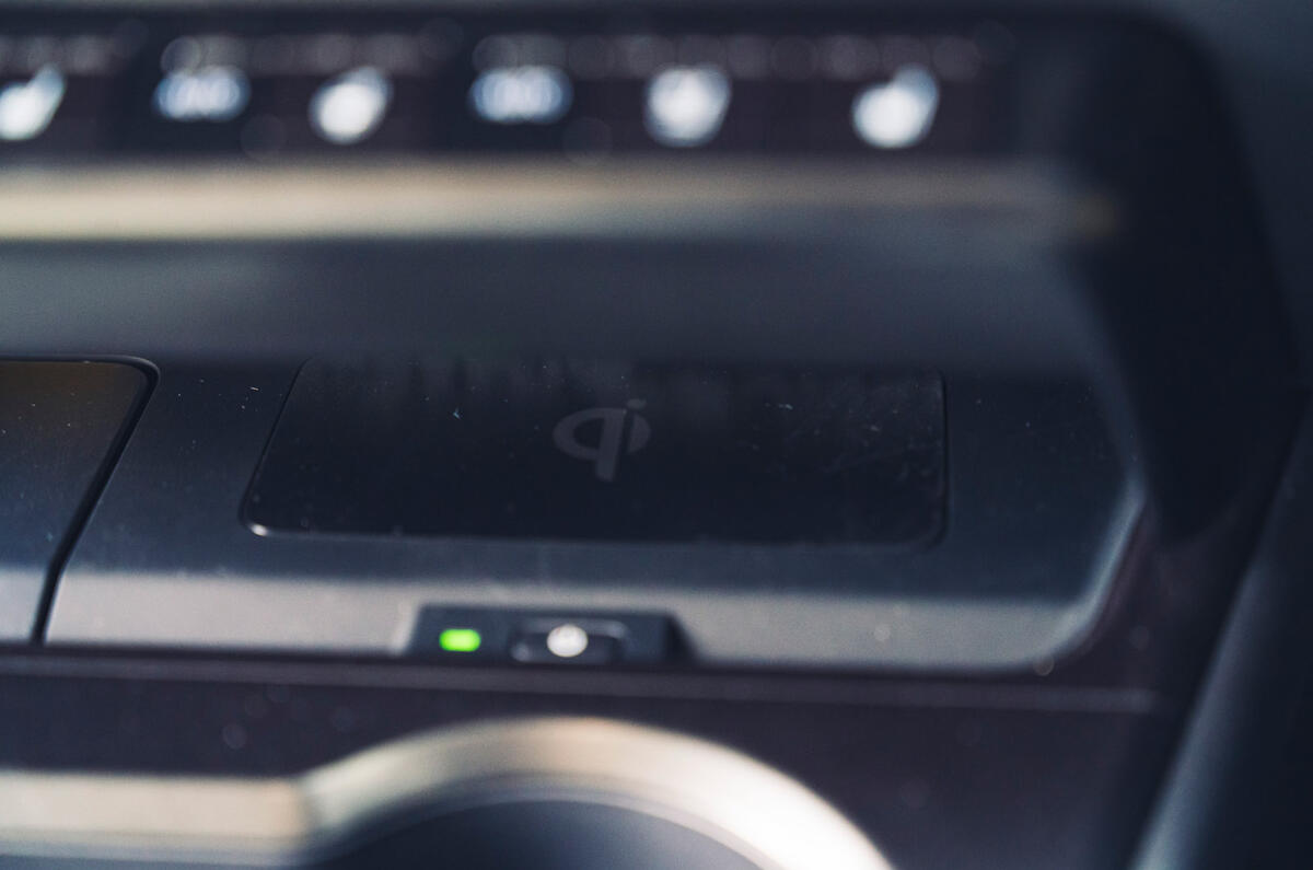 20 Lexus UX300e 2022 long term review wireless phone charging 20 Lexus UX300e 2022 long term review wireless phone charging