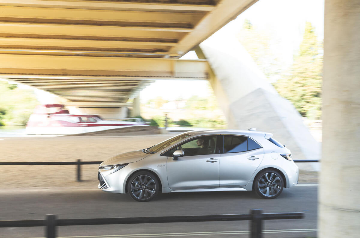 Toyota Corolla 2019 long-term review - on the road side