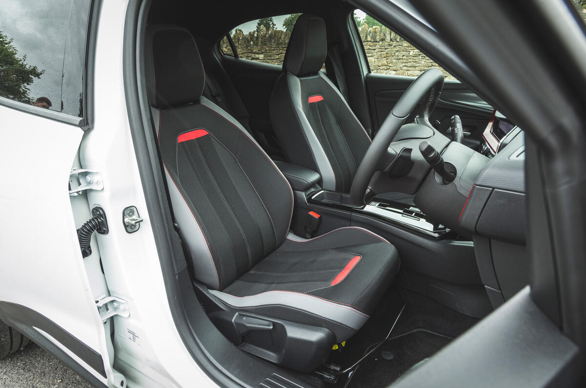 20 Vauxhall Mokka 2021 long term front seats 20 Vauxhall Mokka 2021 long term front seats