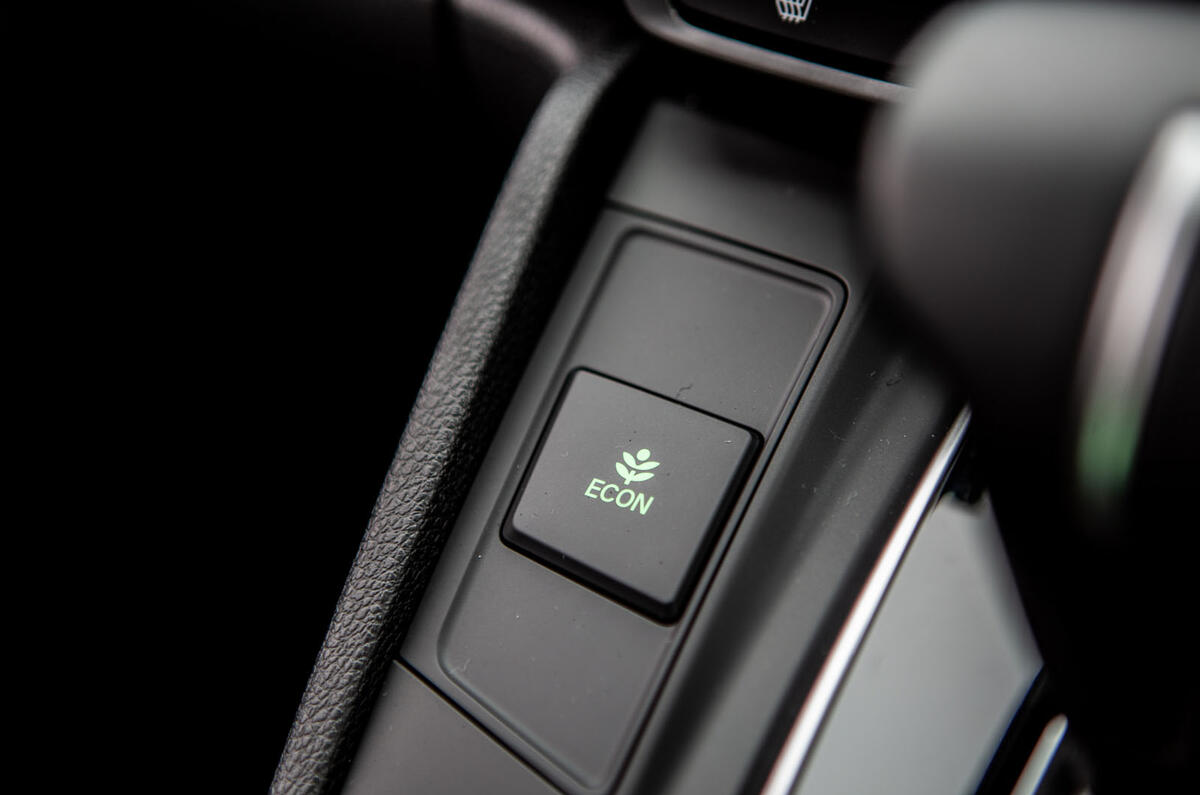Honda CR-V hybrid 2019 long-term review - Eco mode button