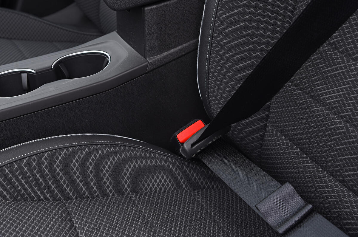 22 Renault Arkana 2022 long term review seat trim 22 Renault Arkana 2022 long term review seat trim