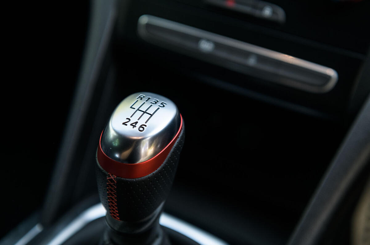 Renault Megane RS 280 2019 long-term review - gearstick