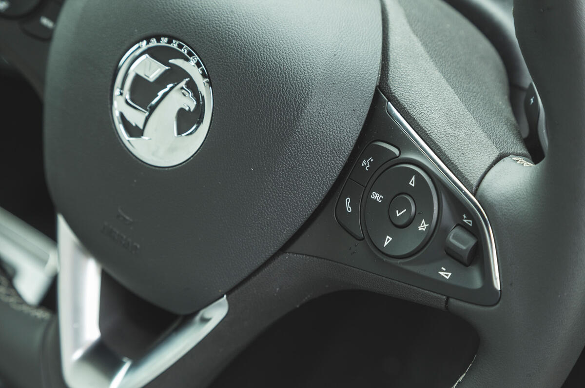 27 Vauxhall Mokka 2021 long term steering wheel buttons 27 Vauxhall Mokka 2021 long term steering wheel buttons
