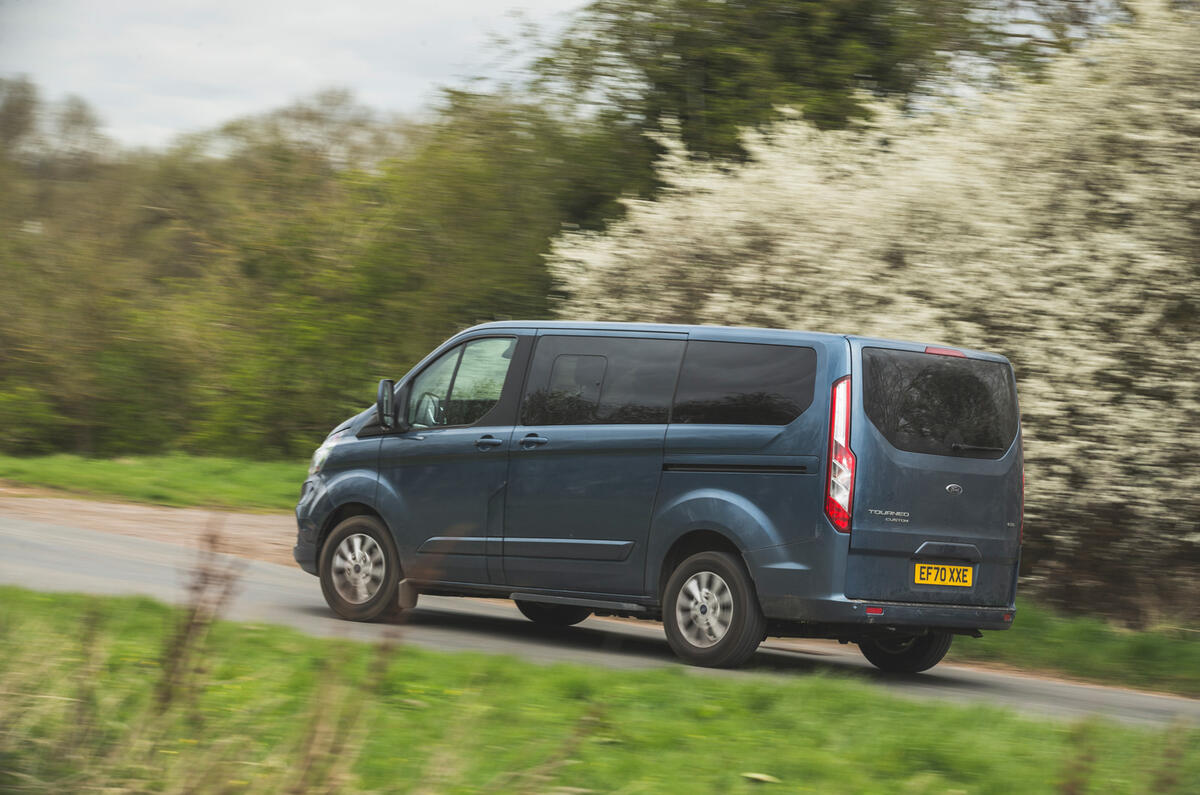 3 Ford Tourneo 2021 LT hero rear 3 Ford Tourneo 2021 LT hero rear