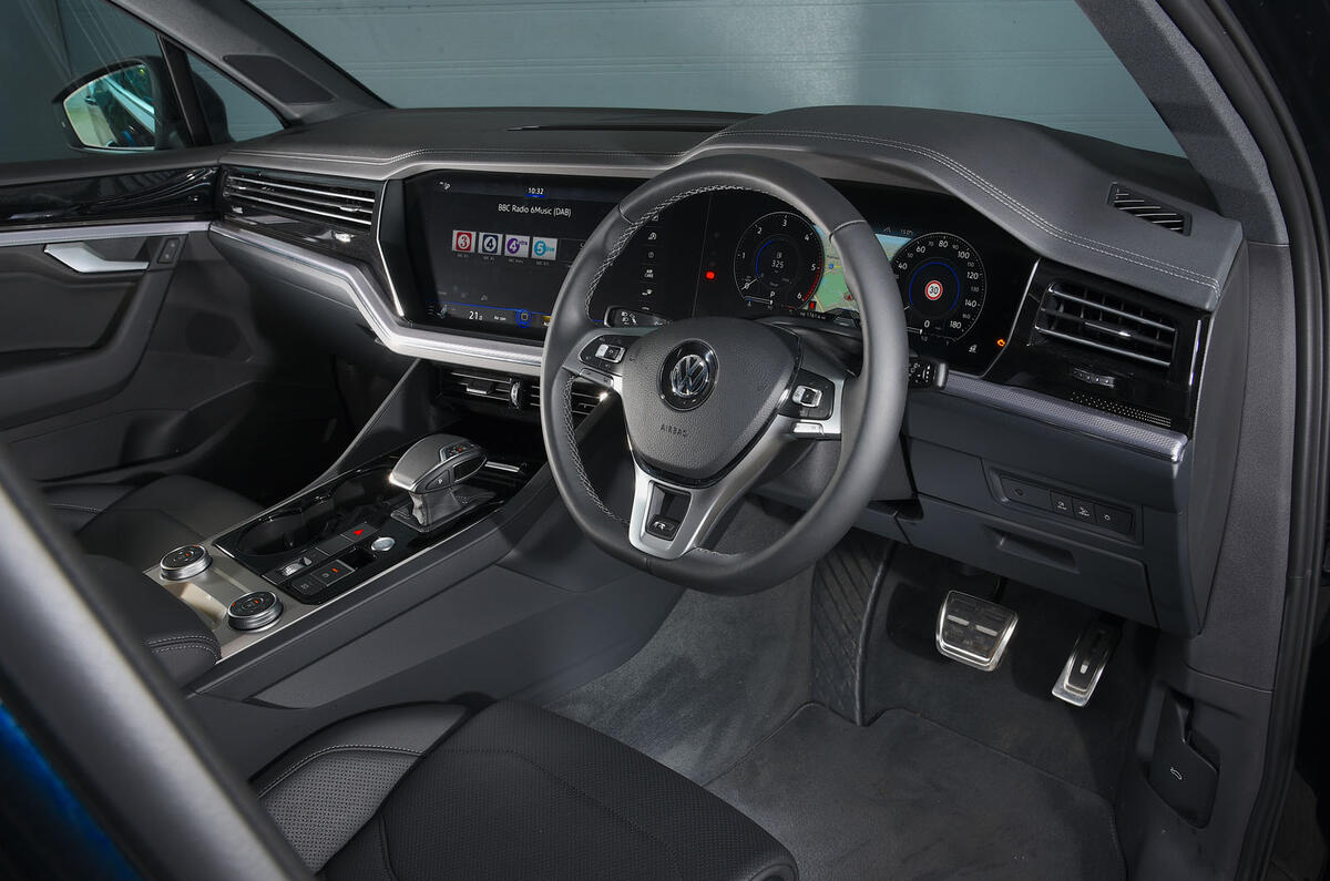 Volkswagen Touareg 2019 long-term review - dashboard