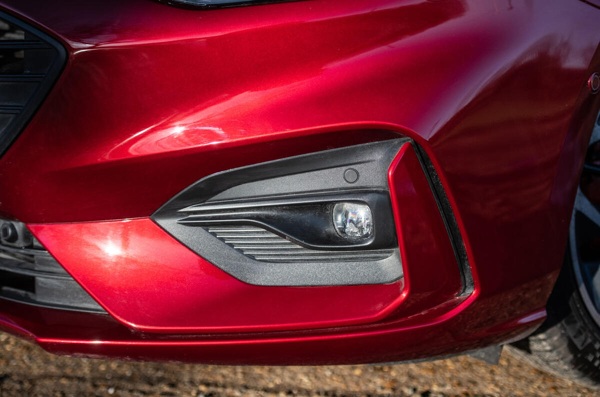 Ford Focus 2019 long-term review - foglamps
