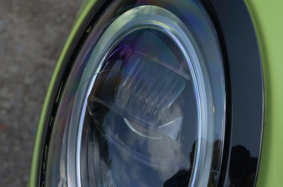 4 Mini Convertible 2021 long term headlights 4 Mini Convertible 2021 long term headlights