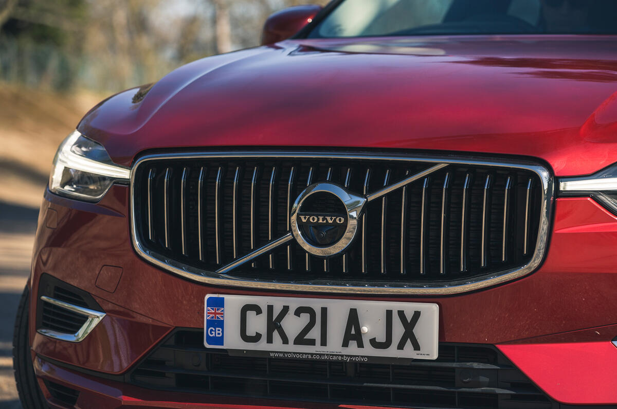 4 Volvo XC60 Recharge 2021 LT nose