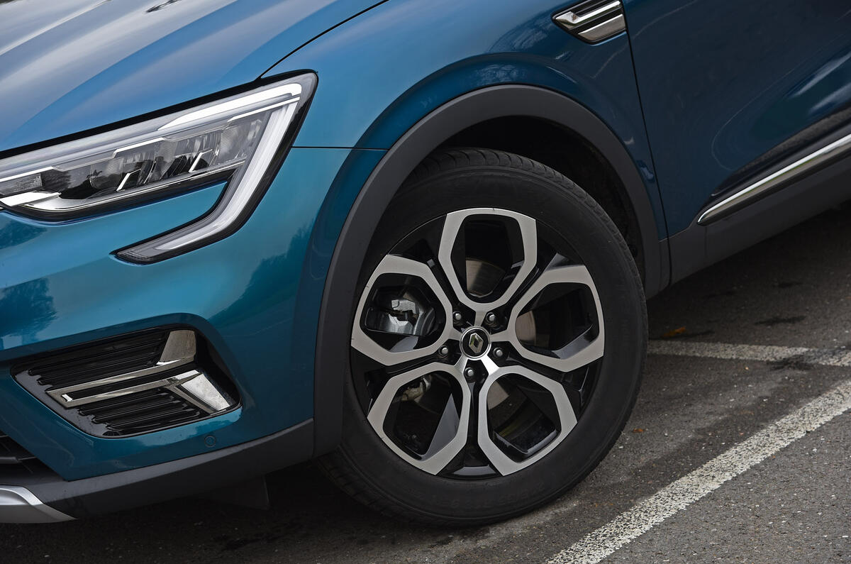 6 Renault Arkana 2022 long term review alloy wheels 6 Renault Arkana 2022 long term review alloy wheels