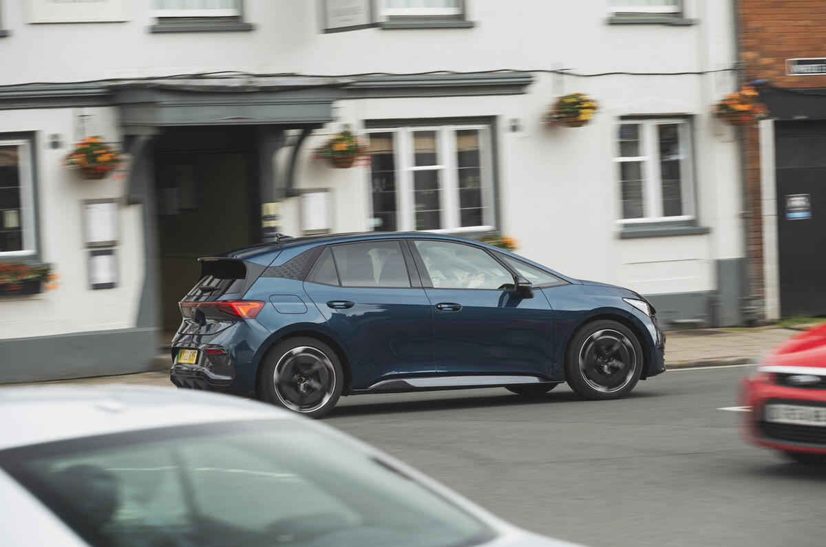 6 Cupra Born in town 6 Cupra Born in town